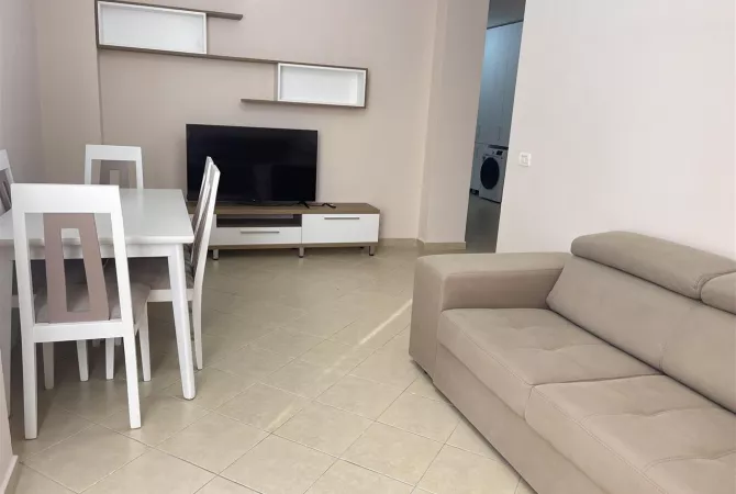 Jepet me qera apartament 1+1 ne Fresk