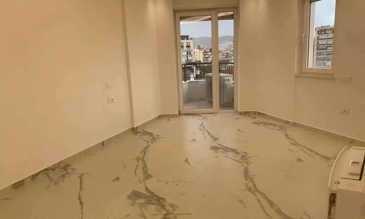 Jepet me qera Ambient Biznesi 2+1 tek ne Qender 