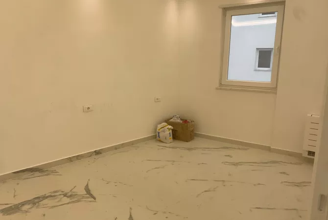 Jepet me qera Ambient Biznesi 2+1 tek ne Qender 