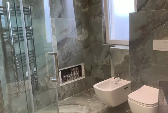 Jepet me qera Ambient Biznesi 2+1 tek ne Qender 