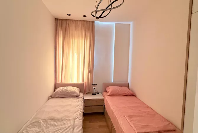 Shtepi ne shitje Apartament ne Tirane, 2+1, Mobilimi E mobiluar, Pagesa 245,000  Euro.