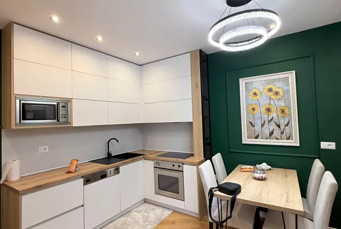 Shtepi ne shitje Apartament ne Tirane, 2+1, Mobilimi E mobiluar, Pagesa 245,000  Euro.