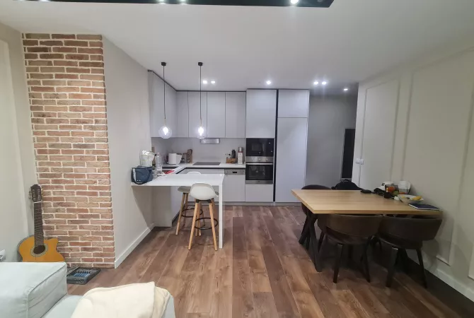 Shtepi me qera Apartament ne Tirane, 1+1, Mobilimi E mobiluar, Pagesa 50,000  Leke.