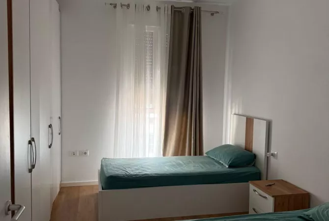 Shtepi me qera Apartament ne Tirane, 2+1, Mobilimi E mobiluar, Pagesa 750  Euro.