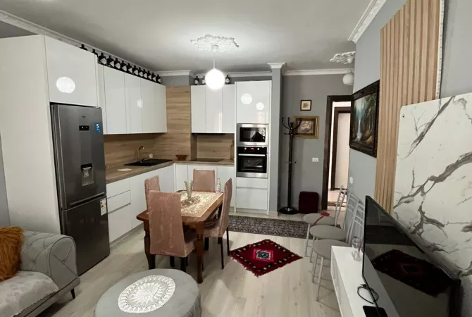 Shtepi me qera Apartament ne Tirane, 1+1, Mobilimi E mobiluar, Pagesa 470  Euro.