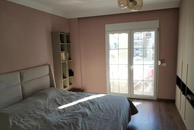 Appartamento in affitto a Tirana 2+1, Arredato