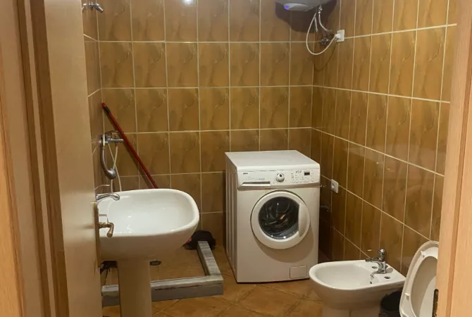 Shtepi me qera Apartament ne Tirane, 1+1, Mobilimi E mobiluar, Pagesa 30,000  Leke.