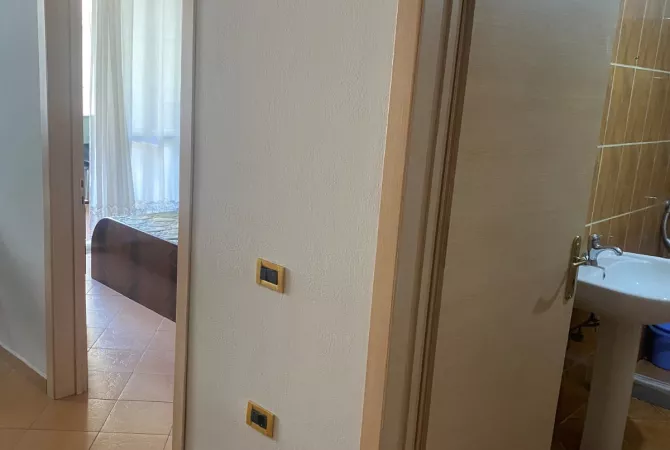 Jepet me qera apartament 1+1 Ne Fresk