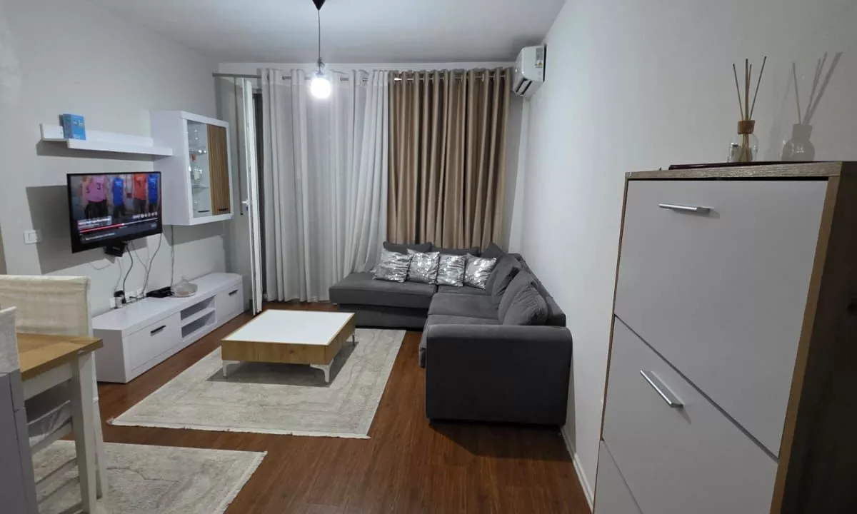 Shtepi me qera Apartament ne Tirane, 2+1, Mobilimi E mobiluar, Pagesa 800  Euro.