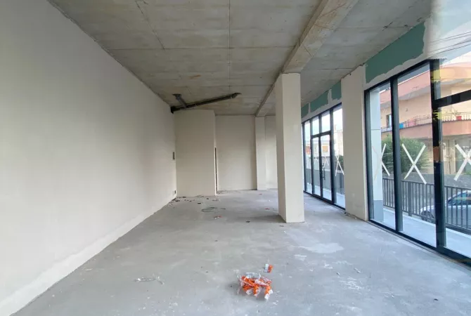 Business Property for Rent 4+1 in Tirana - 1,500 Euro