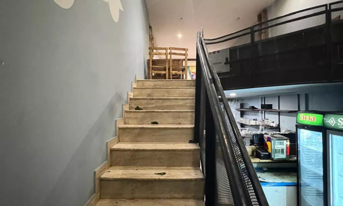 Jepet me qera  ambient biznesi ne Qender.