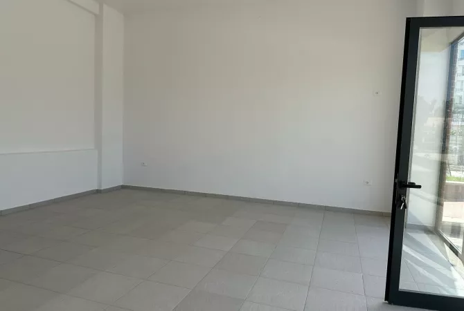 Business Property for Rent 1+1 in Tirana - 400 Euro