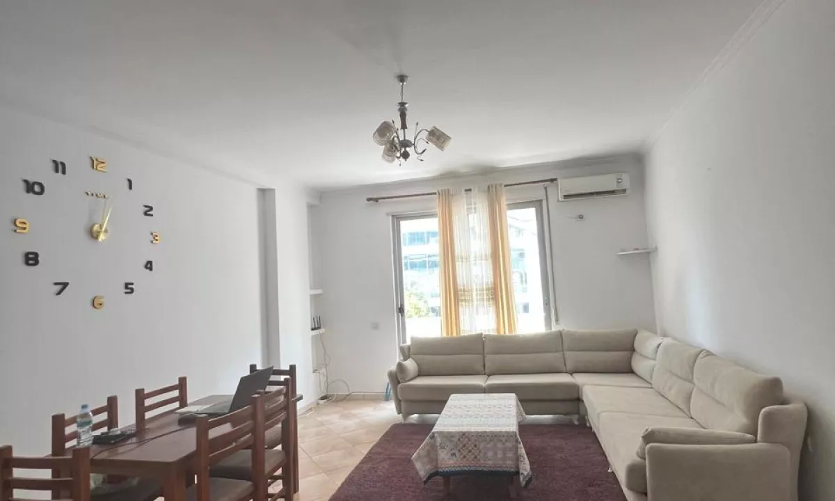 Shtepi me qera Apartament ne Tirane, 2+1, Mobilimi E mobiluar, Pagesa 450  Euro.