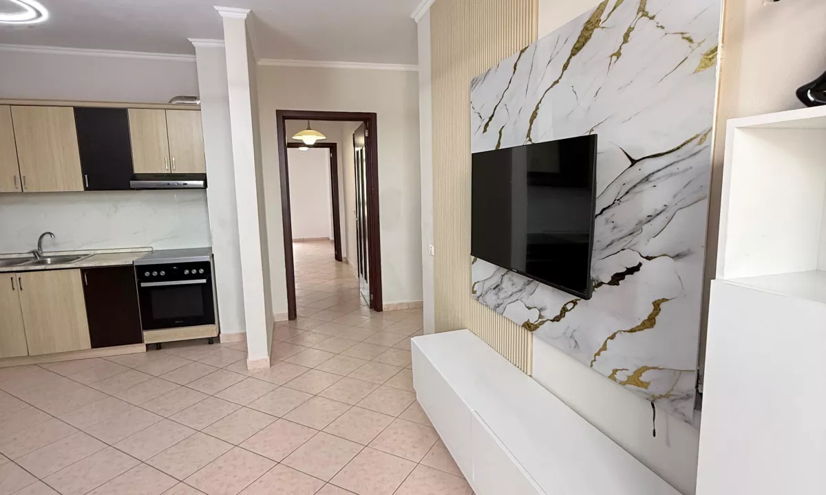 Shtepi ne shitje Apartament ne Tirane, 2+1, Mobilimi E mobiluar, Pagesa 125,000  Euro.