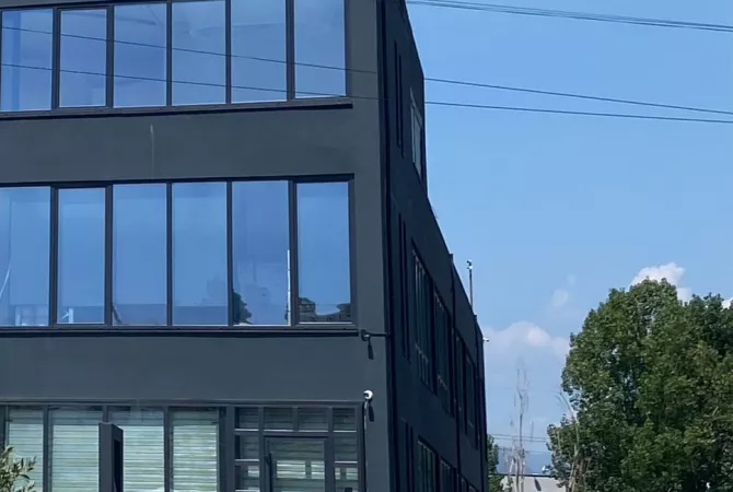 Business Property for Rent 4+1 in Tirana - 7,150 Euro