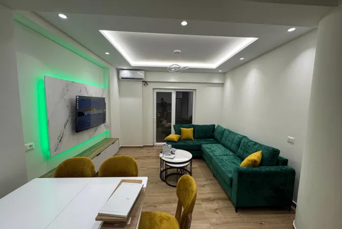 Shtepi me qera Shtepi Private ne Tirane, 1+1, Mobilimi E mobiluar, Pagesa 400  Euro.