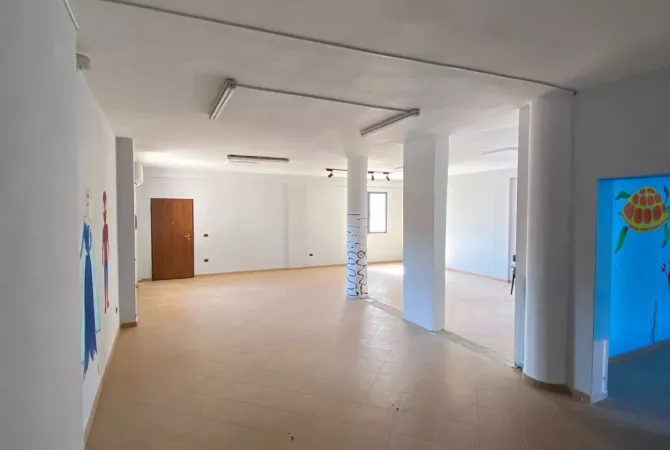 Business Property for Rent 1+1 in Tirana - 2,000 Euro