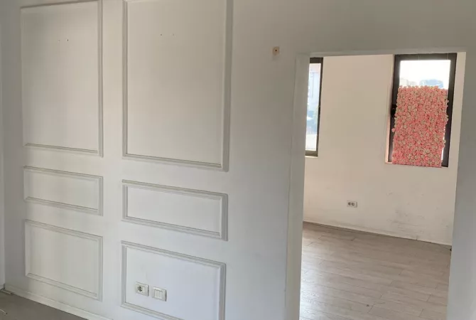 Business Property for Rent 1+1 in Tirana - 2,000 Euro