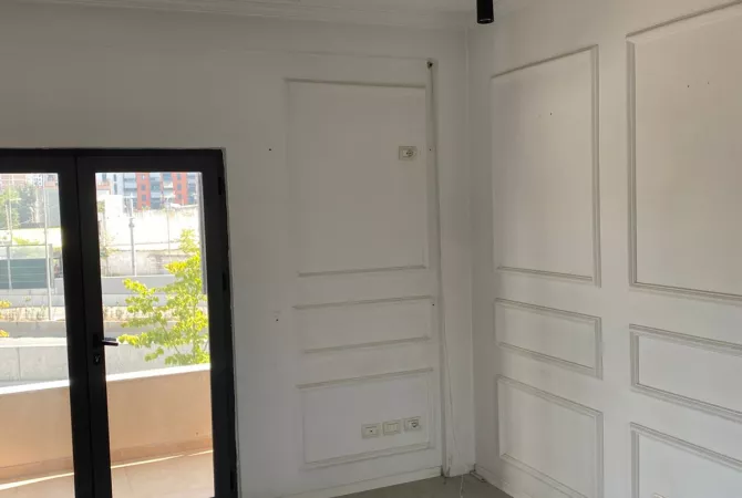 Business Property for Rent 1+1 in Tirana - 2,000 Euro