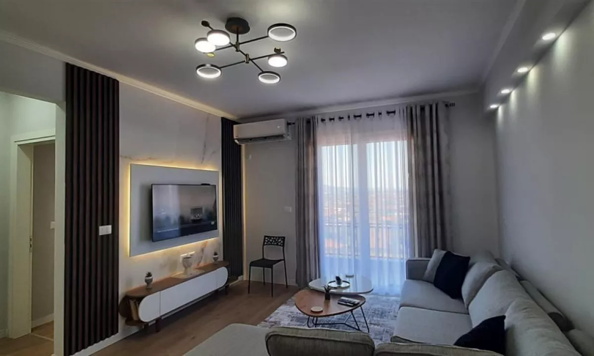 Appartamento in vendita a Tirana 2+1, Arredato