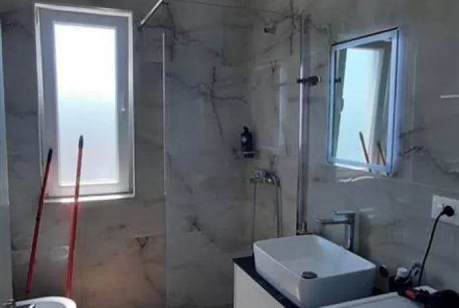 Appartamento in vendita a Tirana 2+1, Arredato