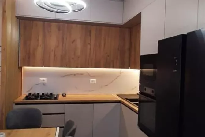 Appartamento in vendita a Tirana 2+1, Arredato