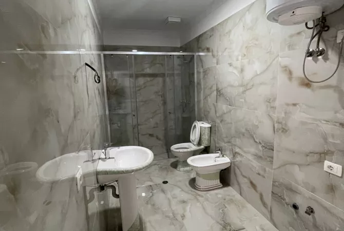 Jepet me qera ambient zyrash ne Astir 