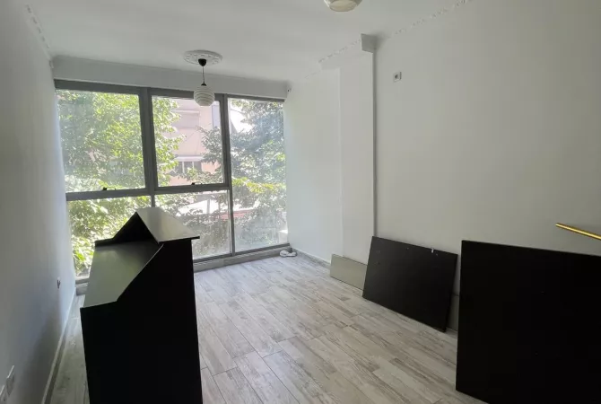 Jepet me qera ambient zyrash ne Astir 