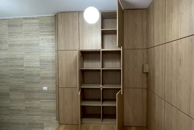 Jepet me qera ambient zyrash ne Astir 