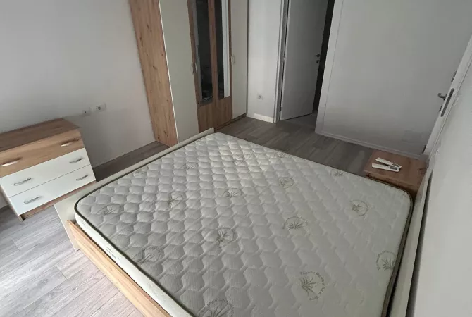 Shtepi me qera Apartament ne Tirane, 2+1, Mobilimi E mobiluar, Pagesa 500  Euro.