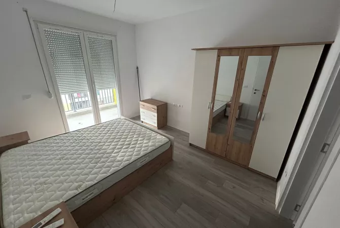 Shtepi me qera Apartament ne Tirane, 2+1, Mobilimi E mobiluar, Pagesa 500  Euro.