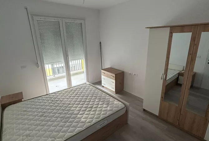 Shtepi me qera Apartament ne Tirane, 2+1, Mobilimi E mobiluar, Pagesa 500  Euro.