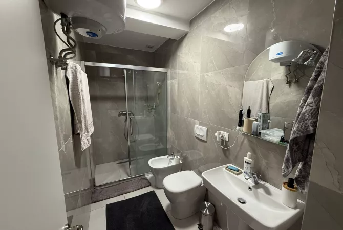 Shtepi me qera Apartament ne Tirane, 2+1, Mobilimi E mobiluar, Pagesa 750  Euro.