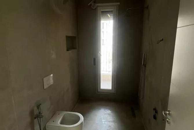 Shtepi ne shitje Apartament ne Tirane, 1+1, Mobilimi Bosh, pa mobiluar, Pagesa 138,000  Euro.
