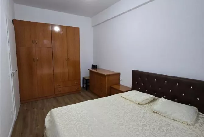 Shtepi me qera Apartament ne Tirane, 1+1, Mobilimi E mobiluar, Pagesa 38,000  Leke.