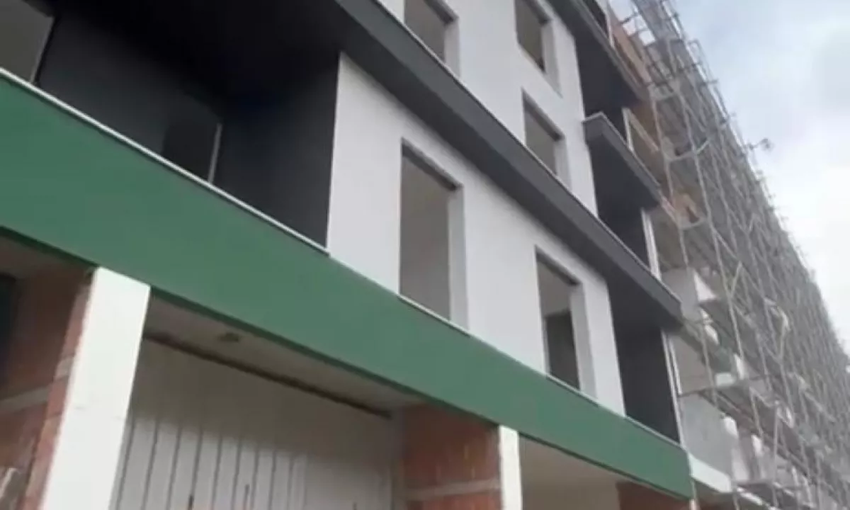 Shtepi ne shitje Apartament ne Tirane, 2+1, Mobilimi Bosh, pa mobiluar, Pagesa 89,590  Euro.