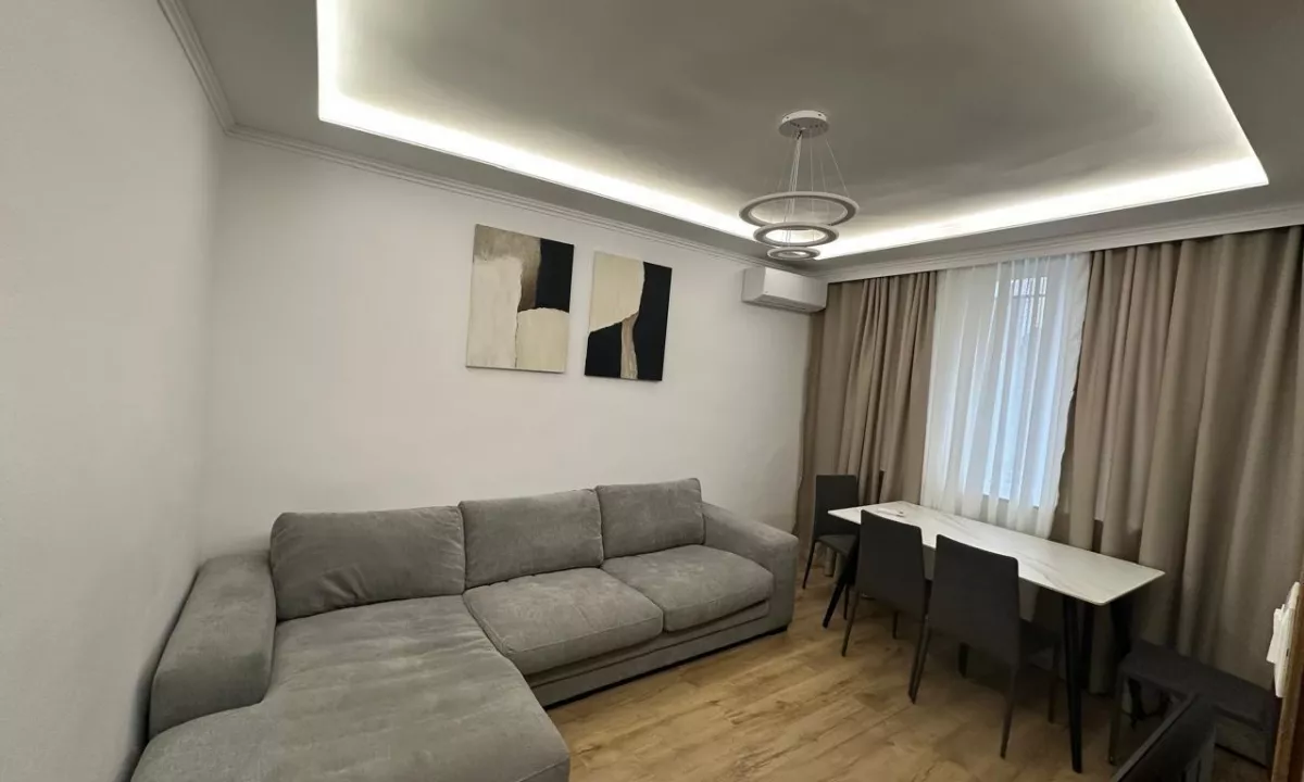 Shtepi ne shitje Apartament ne Tirane, 2+1, Mobilimi E mobiluar, Pagesa 250,000  Euro.
