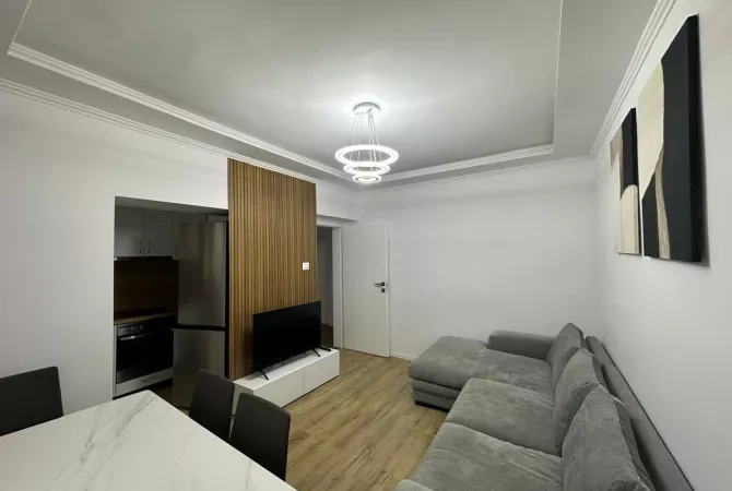 Shtepi ne shitje Apartament ne Tirane, 2+1, Mobilimi E mobiluar, Pagesa 250,000  Euro.