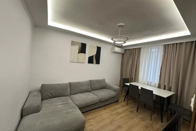 Shitet apartament 2+1 tek Rruga e Kavajes 