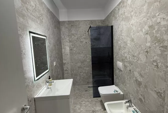 Shtepi ne shitje Apartament ne Durres, 1+1, Mobilimi E mobiluar, Pagesa 72,000  Euro.