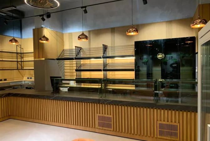 Ambient biznesi me qera 3+1 ne Tirane - 220,000 Leke