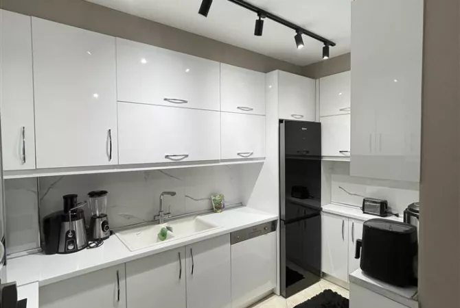 Shtepi ne shitje Apartament ne Tirane, 2+1, Mobilimi E mobiluar, Pagesa 139,000  Euro.