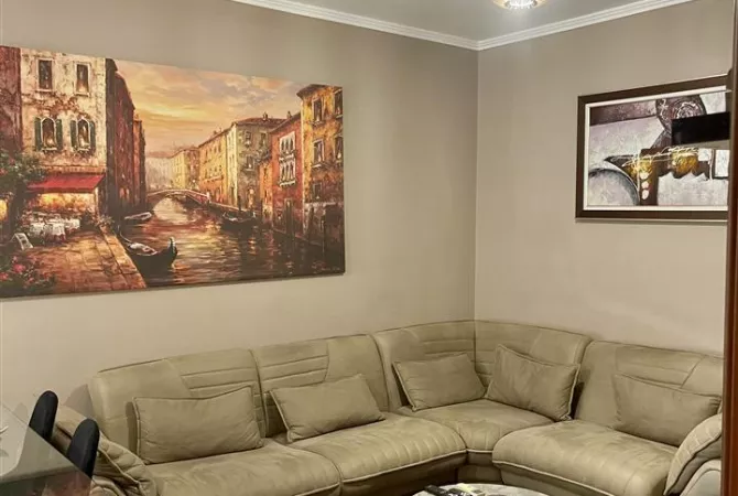 Shitet apartament 2+1 ne Astir