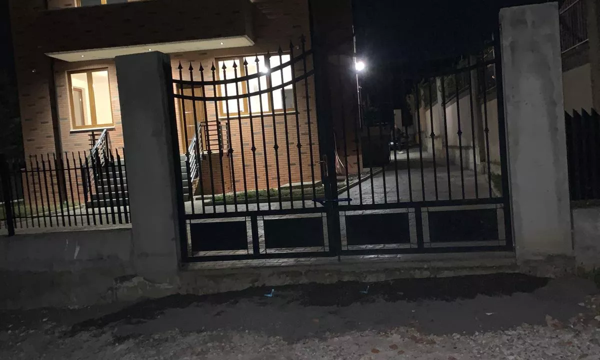 Shtepi me qera Vila Luksoze ne Tirane, 6+1, Mobilimi E mobiluar, Pagesa 4,500  Euro.