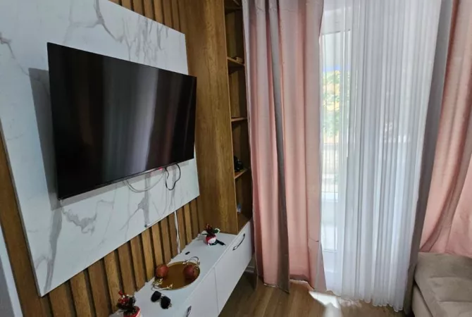 Shtepi ne shitje Apartament ne Tirane, 2+1, Mobilimi E mobiluar, Pagesa 115,000  Euro.