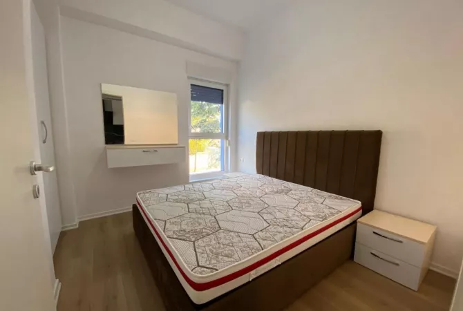 Shtepi ne shitje Apartament ne Tirane, 2+1, Mobilimi E mobiluar, Pagesa 115,000  Euro.