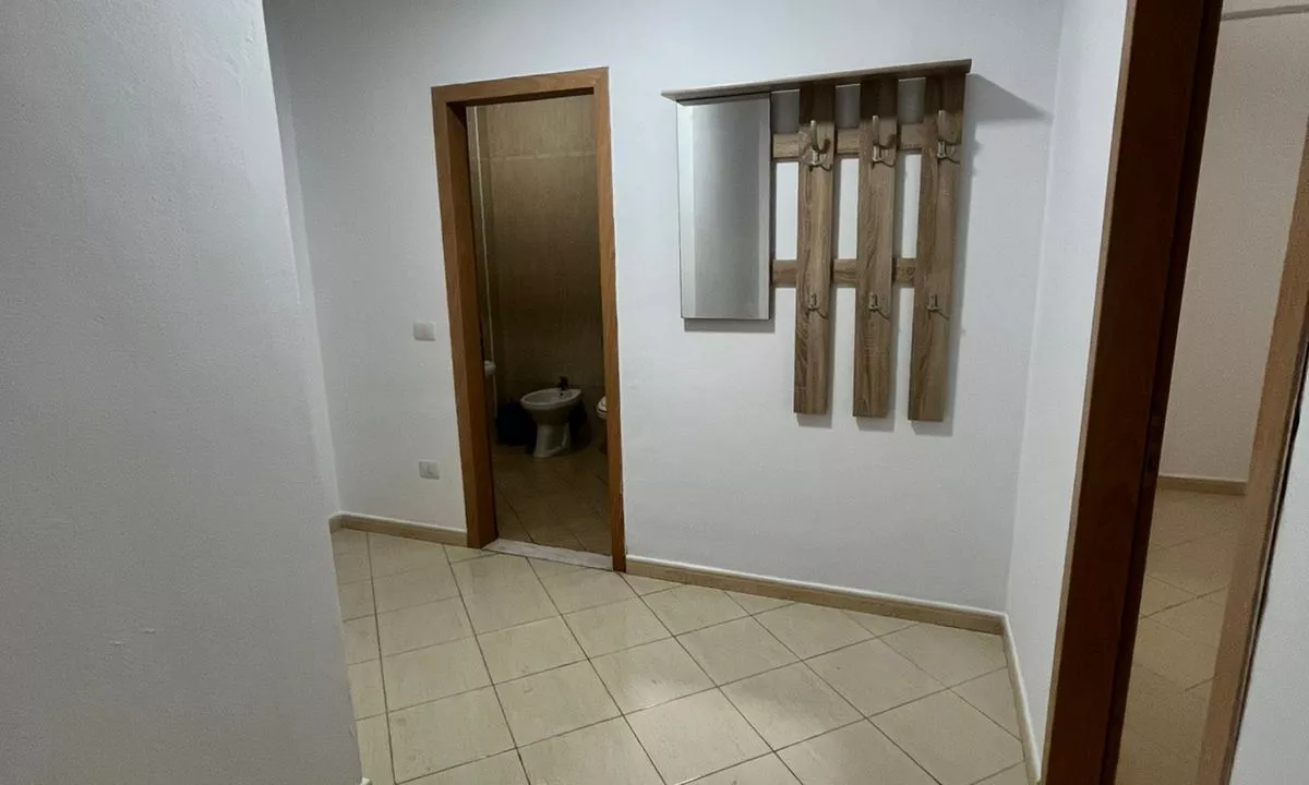 Shtepi ne shitje Apartament ne Tirane, 2+1, Mobilimi E mobiluar, Pagesa 155,000  Euro.