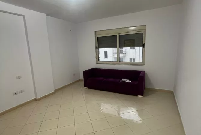 Shtepi ne shitje Apartament ne Tirane, 2+1, Mobilimi E mobiluar, Pagesa 155,000  Euro.