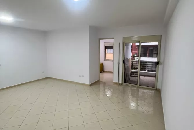 Shtepi ne shitje Apartament ne Tirane, 2+1, Mobilimi E mobiluar, Pagesa 155,000  Euro.
