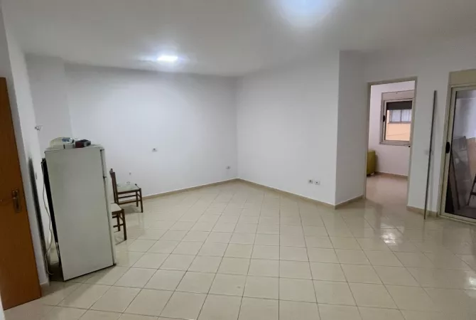 Shtepi ne shitje Apartament ne Tirane, 2+1, Mobilimi E mobiluar, Pagesa 155,000  Euro.